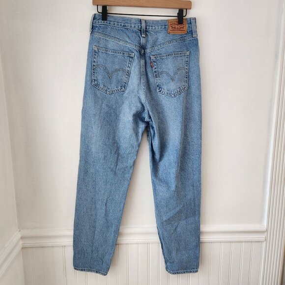 Levi's High Waisted Mom Jeans Light Wash Distressed Women's 29 - Picture 2 of 9